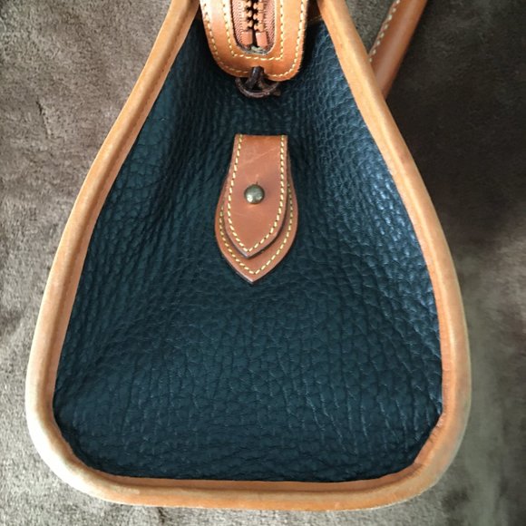 🎉Host Pick 🎉Vintage Dooney & Bourke Lg Black/Tan Satchel - Picture 6 of 12